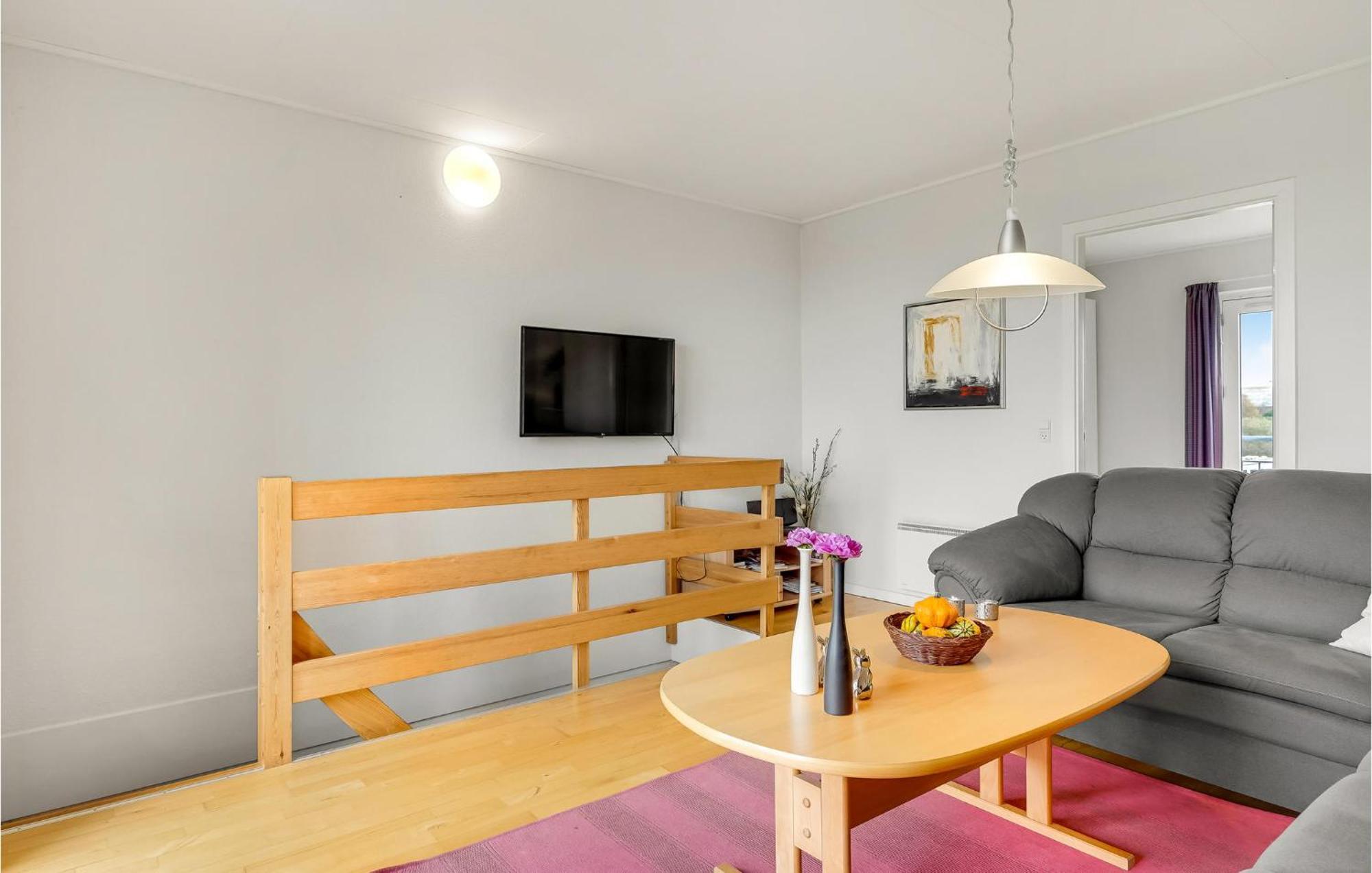2 Bedroom Stunning Home In Hojer Exterior photo